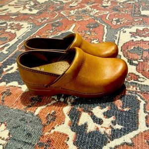 Dansko Clogs (New, Unworn) - Professional Honey Distressed - Size 37